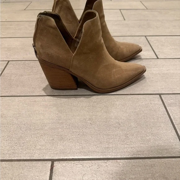 Steve Madden Brown Ankle Booties - Picture 2 of 9